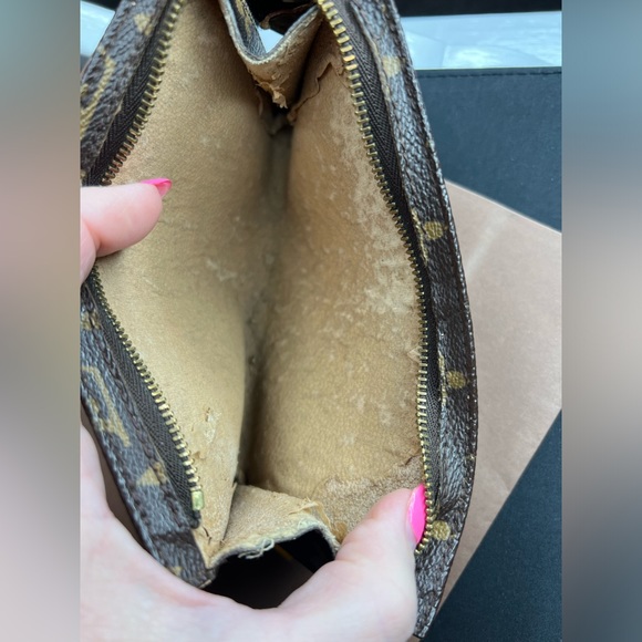 Authentic Louis Vuitton Crossbody - Picture 9 of 10